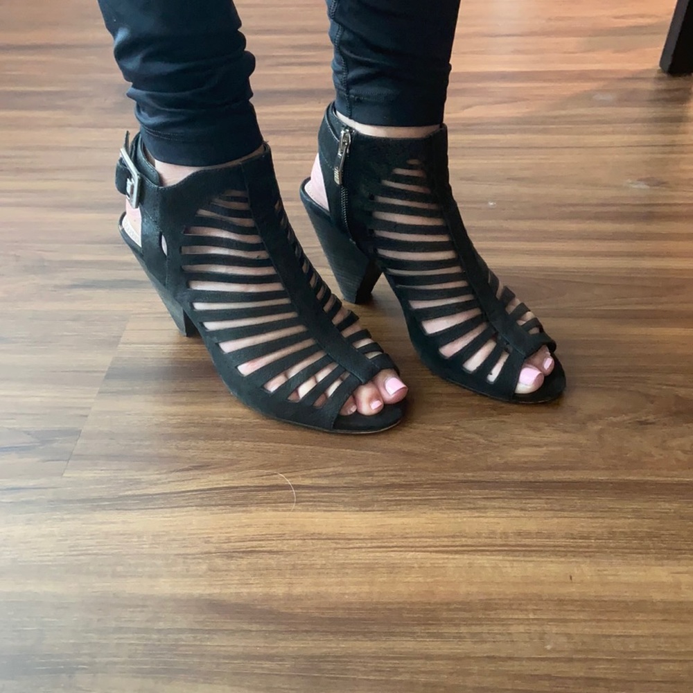 Vince Camuto Eliana Caged Sandal in black.